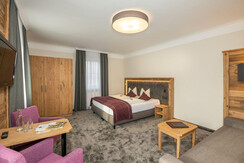 Example 3-bed room with extra couch bed