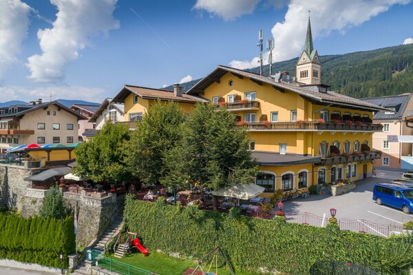 3 star hotel Stegerbräu in Radstadt (backside of the hotel) | © Hotel Stegerbräu