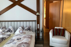 Blumen Studios_Gössenberg_Wohn-Schlafraum