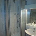 Photo of Dreibettzimmer mit Dusche, WC