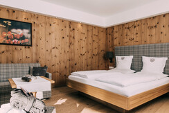 Familienzimmer Zirbe (11)