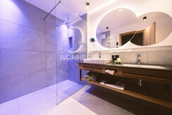 wohnbeispiel_ferienwelt_kesselgrub_hotel_urlaub_ki