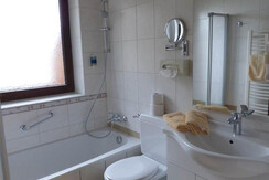 Gasthof-Klammstein-Doppelzimmer-Badewanne