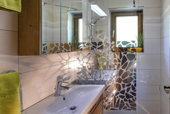 © Foto Oczlon H-7048 Klausbauer Zimmer RGB_ 300 pp