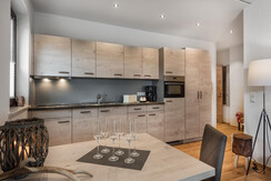 Essbereich - im Hintergrund die Küche