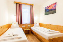 Room with two seperate beds or doublebed