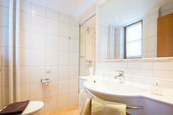 Appartement-Monuth-Bad-Hofgastein-Dusche/WC