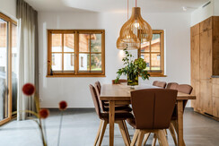 Dining Table Chalet 9