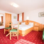 Photo of Triple room, shower, toilet, 1 bed room