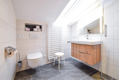 badezimmer-appartement-drei