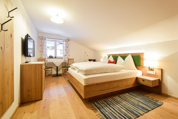 schlafzimmer-appartement-drei | © TVB Eben | Pfuner
