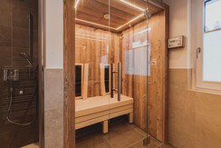 Altholz-Infrarotkabine