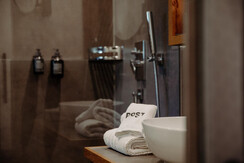 PoSt Maria Alm Detail Badezimmer