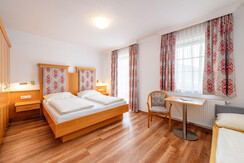 Reisslerhof_Dreibettzimmer_01