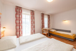 Reisslerhof_Dreibettzimmer_02