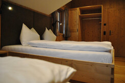 Haselnuss Schlafzimmer 1