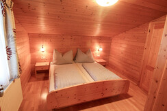 Útulná ložnice se sprchou/WC pro dvě osoby