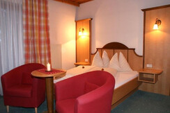 Dreibettzimmer mit Balkon