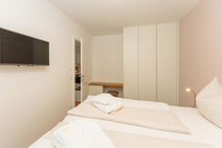 Typ 1H 2.01_Schlafzimmer_Schrank