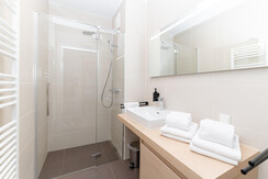 Typ 4E Deluxe_bad_zwei