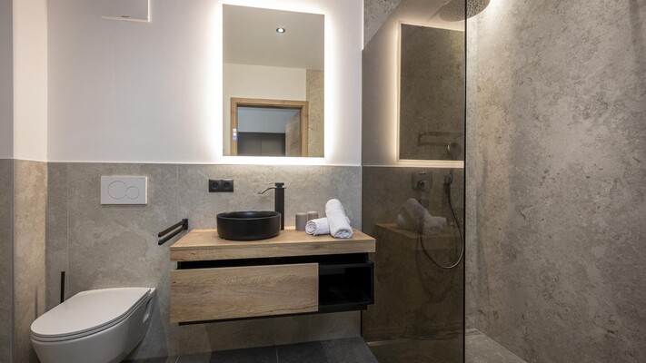 Dusche / WC Superior und Family Studio