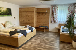 App. 1 Schlafzimmer (4)