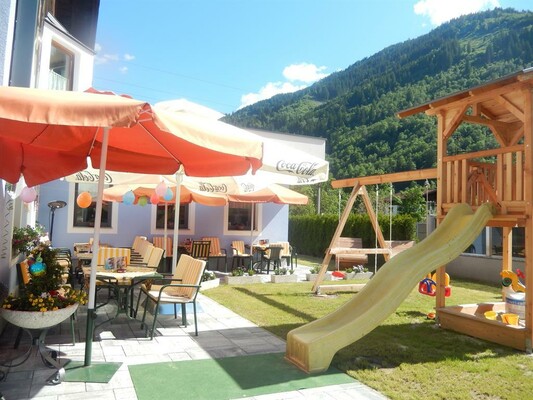 Gasthof-walcher-Dorfgastein-Terasse - Spielplatz