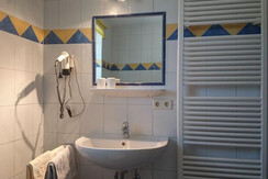 badezimmer-appartement-typ-b-klein