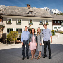 Herzlich Willkommen im Dorfhotel bei Familie Mayer