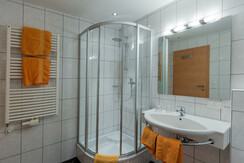 Apartment B, DZ, Dusche