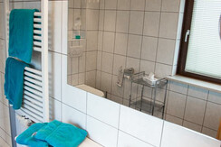 Apartment F, Bad / WC