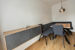 Apartment A, Essbereich