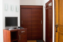 Zimmer D, zubuchbar zu Apartments