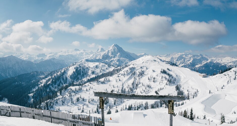 Parnoramaaussicht vom Start des Absolute Park an einem schönen Wintertag  | © Rohrbacher