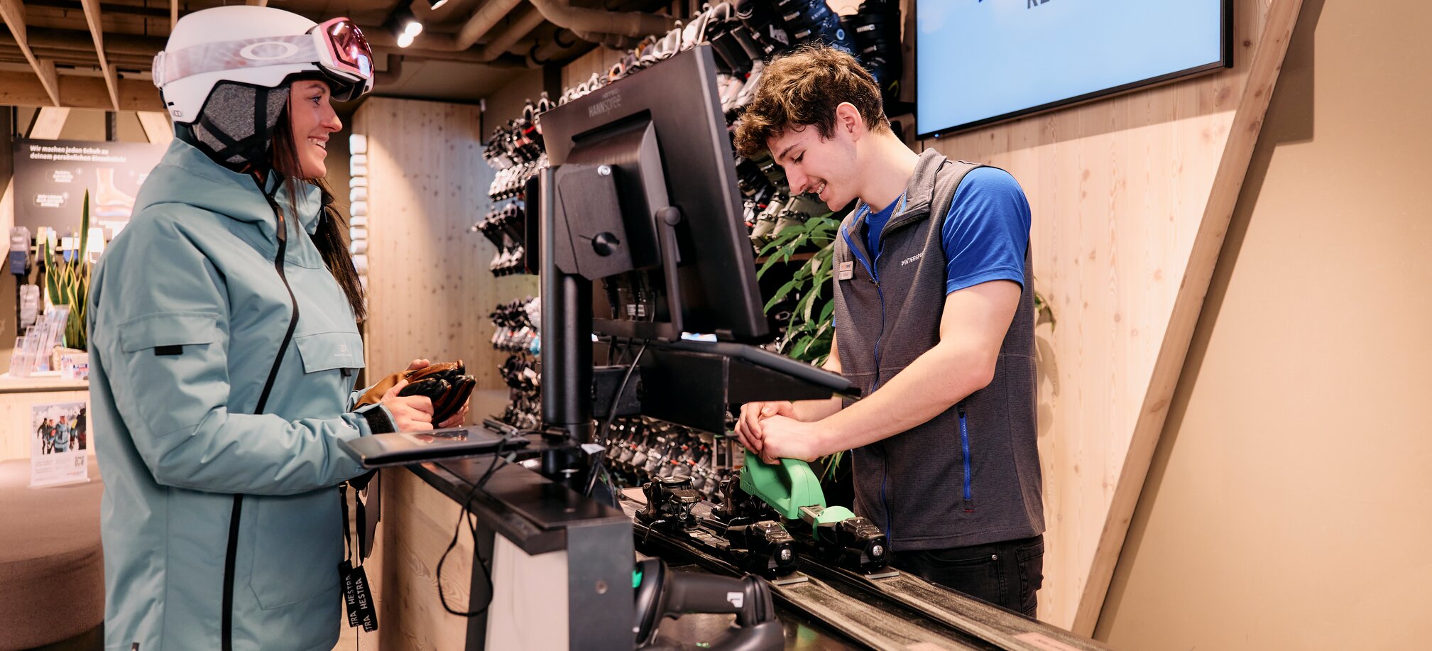 Ski hire at INTERSPORT Rent | © INTERSPORT Rent