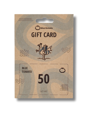 Blue Tomato Geschenkkarte aus braunem Karton mit Illustration eines Vogels und Aufschrift „Gift Card 50“.